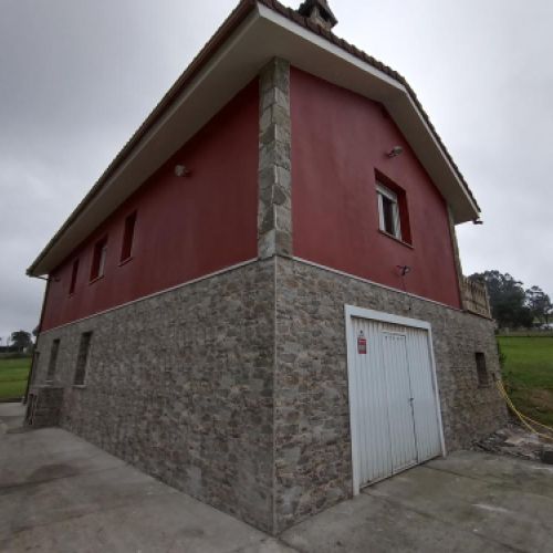 Detalle de revestimiento en proyecto de reforma en Oviedo