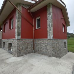 Trabajo de revestimiento interior en reforma en Oviedo