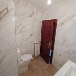 Baño reformado en proyecto de vivienda en Oviedo