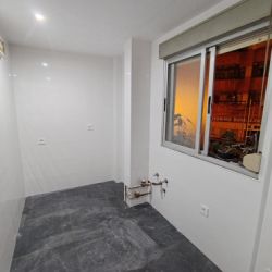 Cocina reformada dentro de proyecto de vivienda en Oviedo